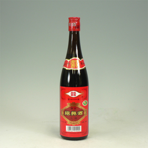 紹興酒　雙喜(ｿｳｷ)花彫　瓶入　アルコール17％　600ml